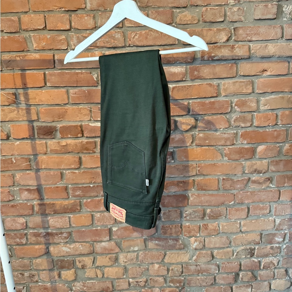levi’s skinny green pants